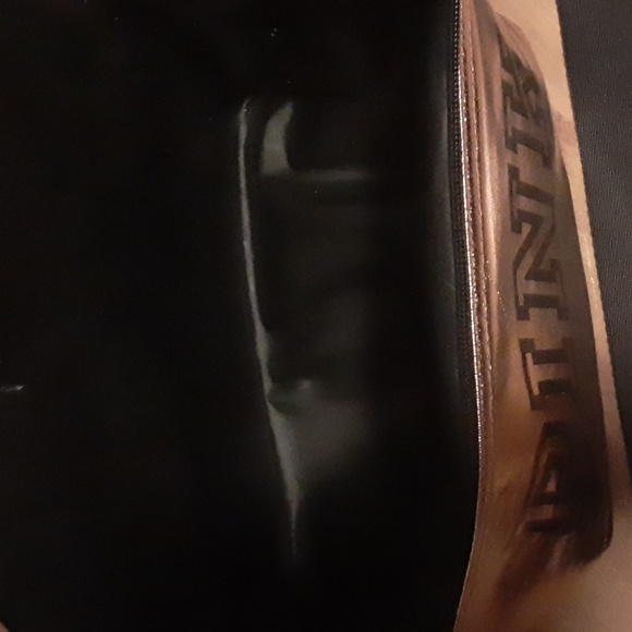 Victoria's Secret PINK Gold Lunch Box - Picture 3 of 3